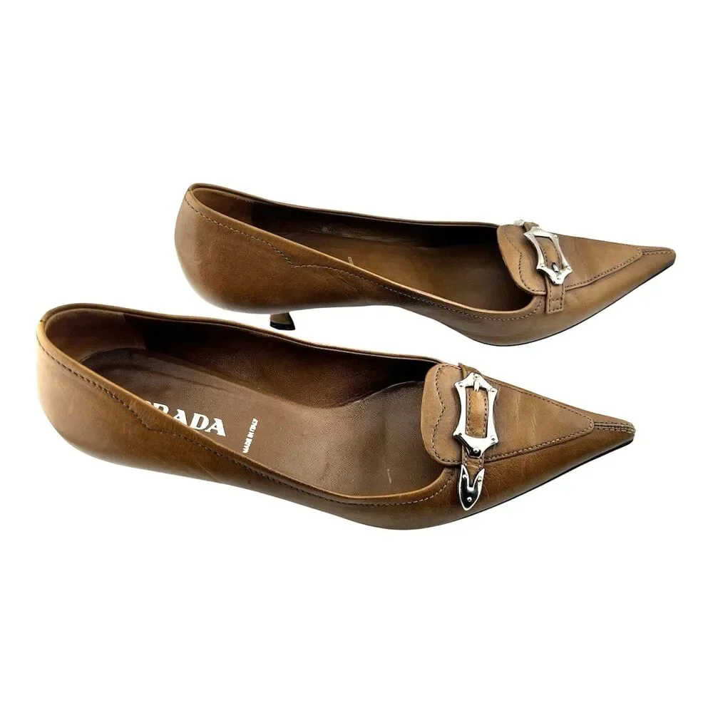 Vtg Y2K Prada Women’s Shoe Pumps Silver Buckle Kitten Heel Tan Camel Sz 38 - Picture 2 of 8
